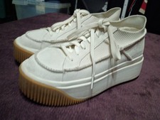 UGG WHITE SUEDE EZ-DUZZIT 2' PLATFORM MULE SNEAKERS, WOMEN US 10