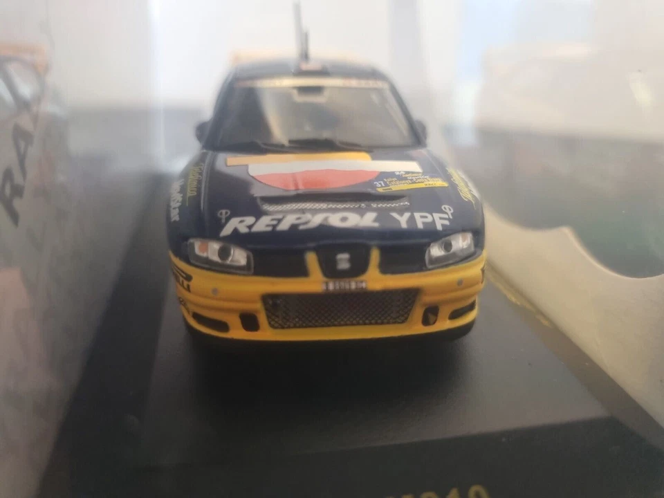 Ixo RAM010 1:43 Seat Cordoba WRC Evo 3 Repsol #24 M.Blasquez 2001 sin exhibir Foto 3 de 4