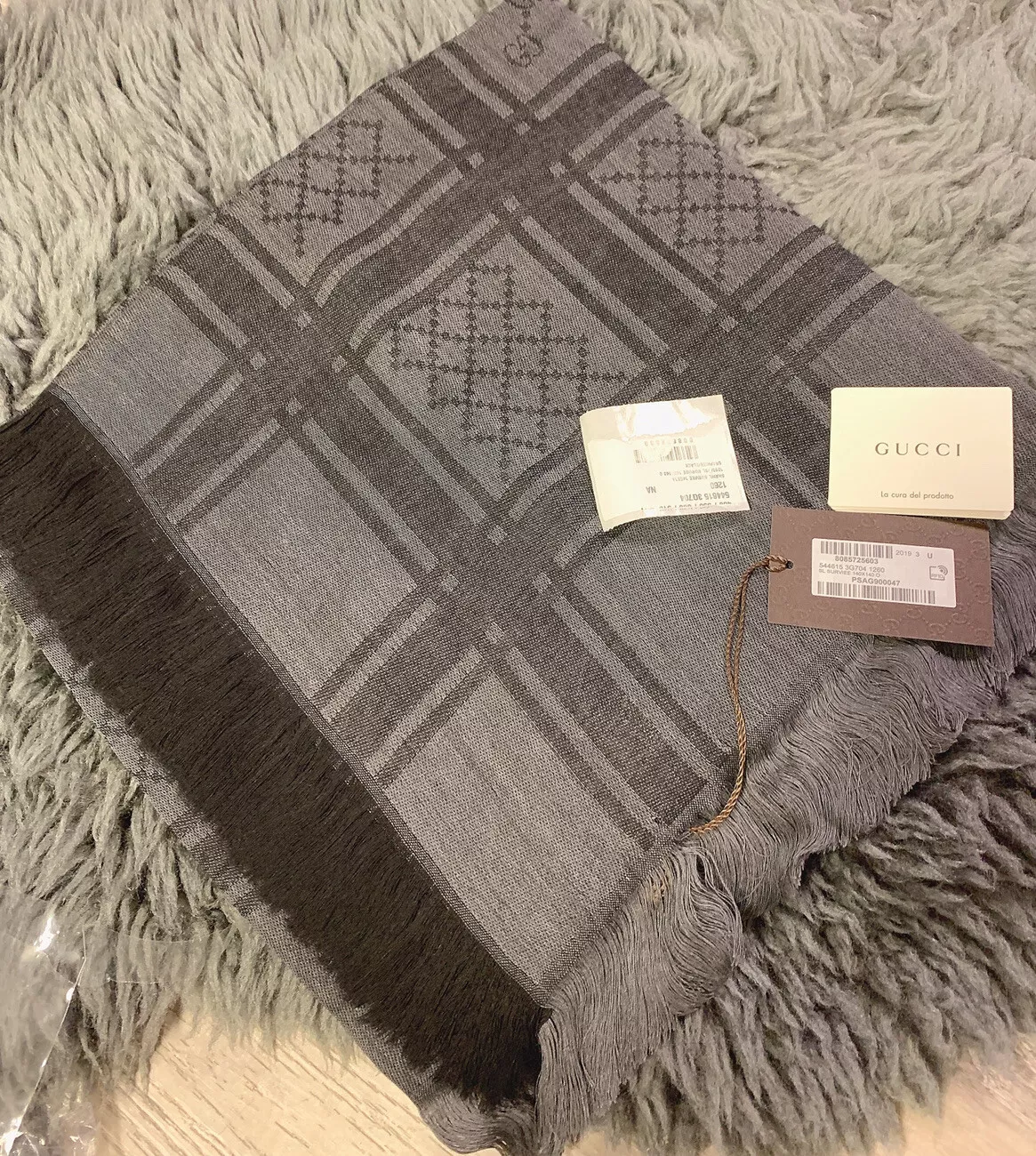 Neuf avec étiquettes écharpe/emballage graphite/laine noire/soie châle diamant imprimé GG 544615