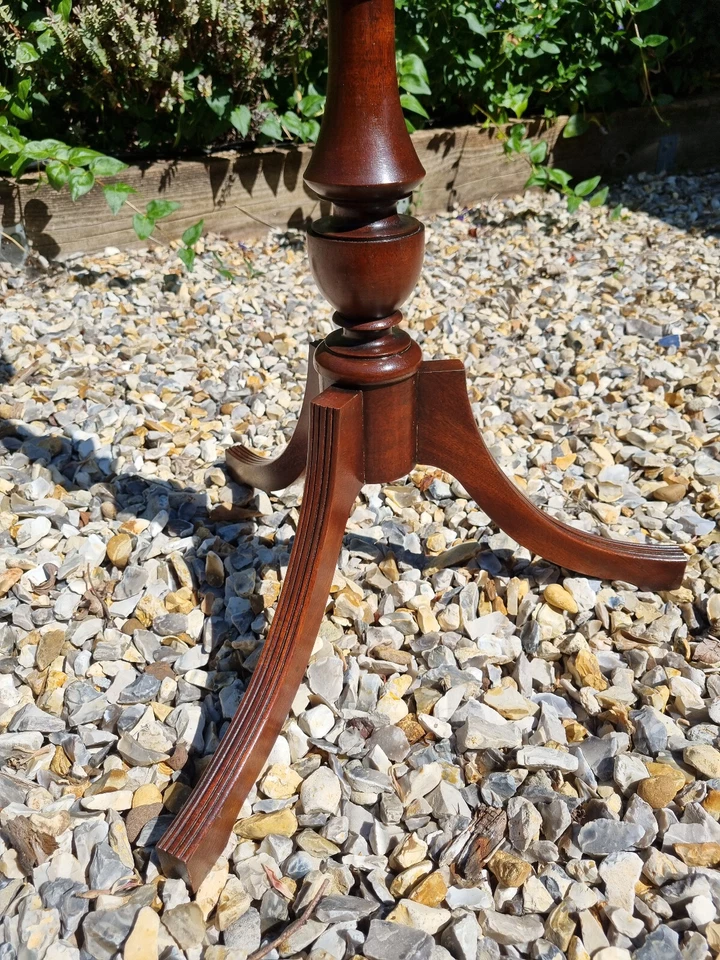 Vintage Wooden Indoor Plant Stand - Image 4 of 4