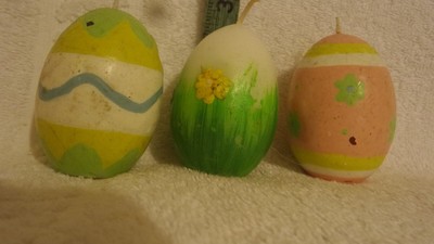Kerzen in Eierform für Ostern.
