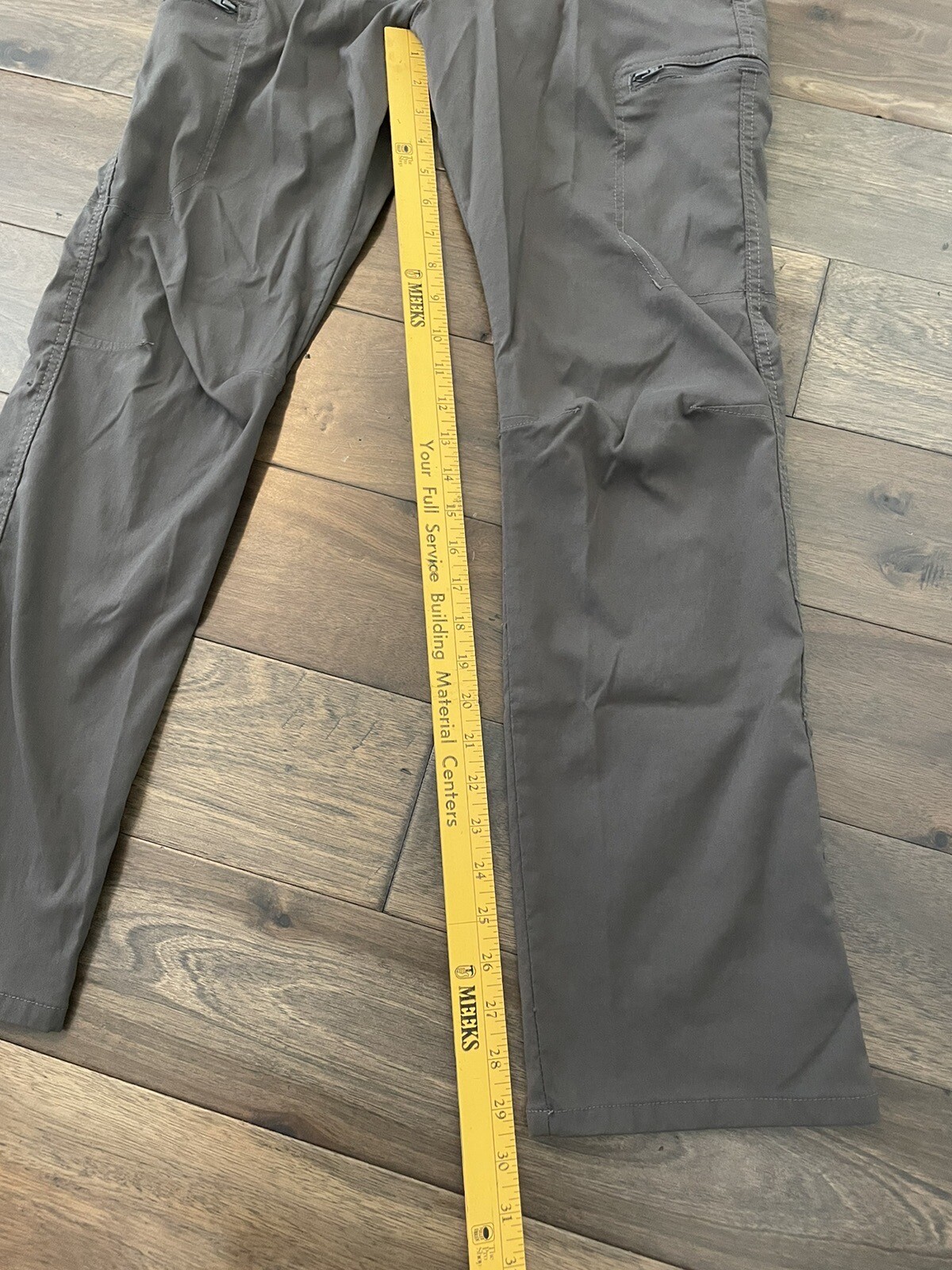 WRANGLER PERFORMANCE ZIP CARGO STRAIGHT FIT DARK GREY SIZE 30 X 30