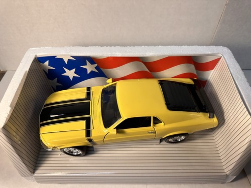 Ertl 1970 Ford Boss 302 Mustang Grabber Yellow (no shaker) 1:18 Diecast #7484 - 第 3/12 張圖片