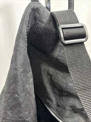 Gaiam Yoga Knapsack Single Strap Backpack Tote Bag Black Pockets Crossbody T95 - Picture 5 of 13