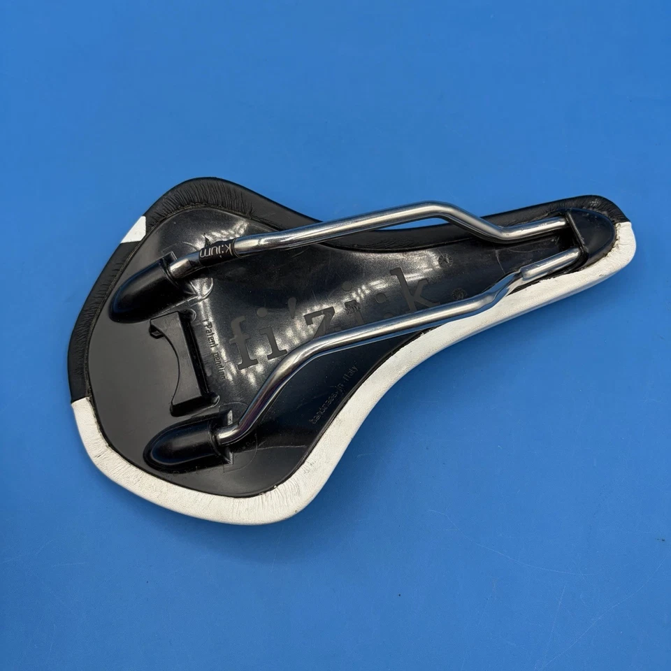 NUEVO DE COLECCIÓN FIZIK ARES CONTRARRELOJ BLANCO ASIENTO DE SILLÍN CARRERAS BICICLETA DE CARRETERA ANTIGUA Foto 3 de 4