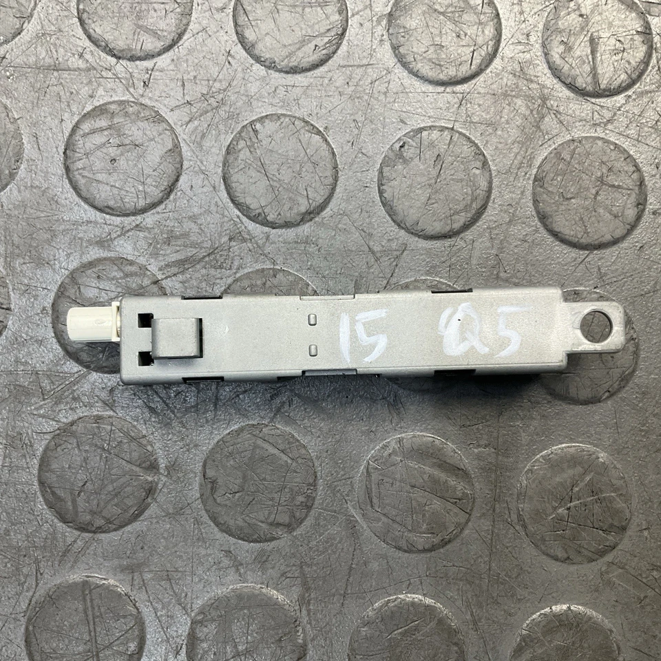 Amplificador de antena superior maletero trasero Audi Q5 2010-2017 OEM Foto 2 de 4