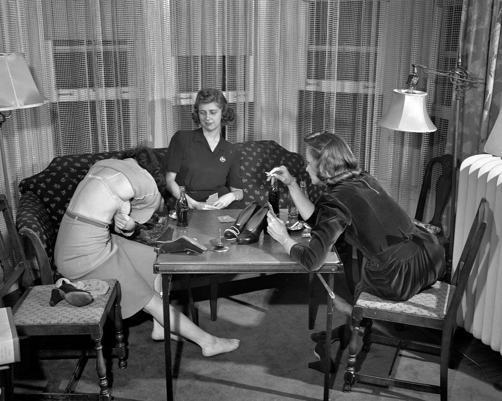 1940s LADIES PLAYING STRIP POKER 8.5X11 Photo