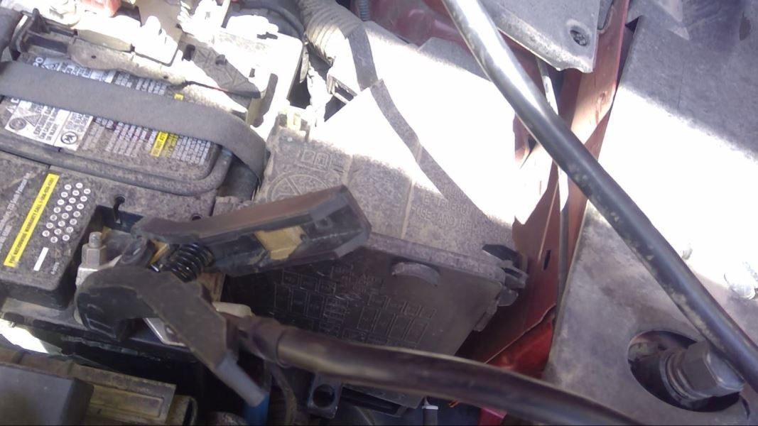 Fuse Box Engine Bi-xenon Headlamps 6 Speed Fits 17-20 COMPASS 4381527