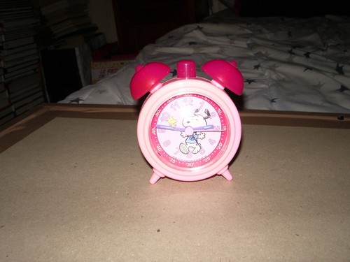 Vintage Peanuts Snoopy Alarm Clock Working Réveil 8cm