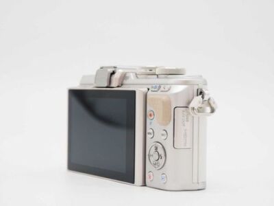 Mint】Olympus PEN E-PL8 16.1MP Digital Camera Body Only