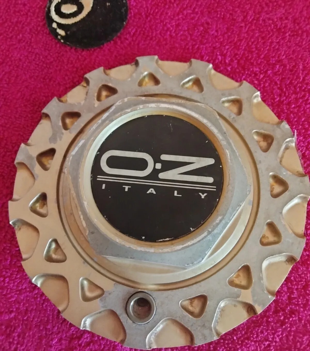 OZ O.Z ITALY MSW GOLD HONEYCOMB WHEEL CENTER CAP (Part # M249 on back of hub)