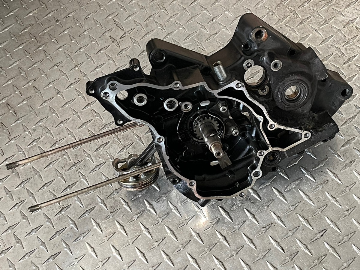 18 Kawasaki BR 125 J Z125 PRO Z Crankshaft Engine Motor Left 18 Kawasaki BR 125 J Z125 PRO Z Crankshaft Engine Motor Left