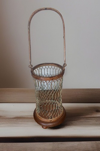 Wine Bottle Handled Serving Basket Metal Weave Footed Wood Base Vertical