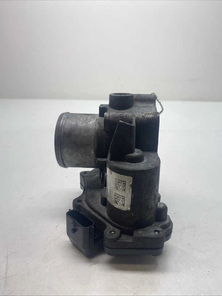 Carrocería del acelerador Renault Trafic & Vivaro 2.0 M9R 2011-2014 8200987453 Foto 2 de 4