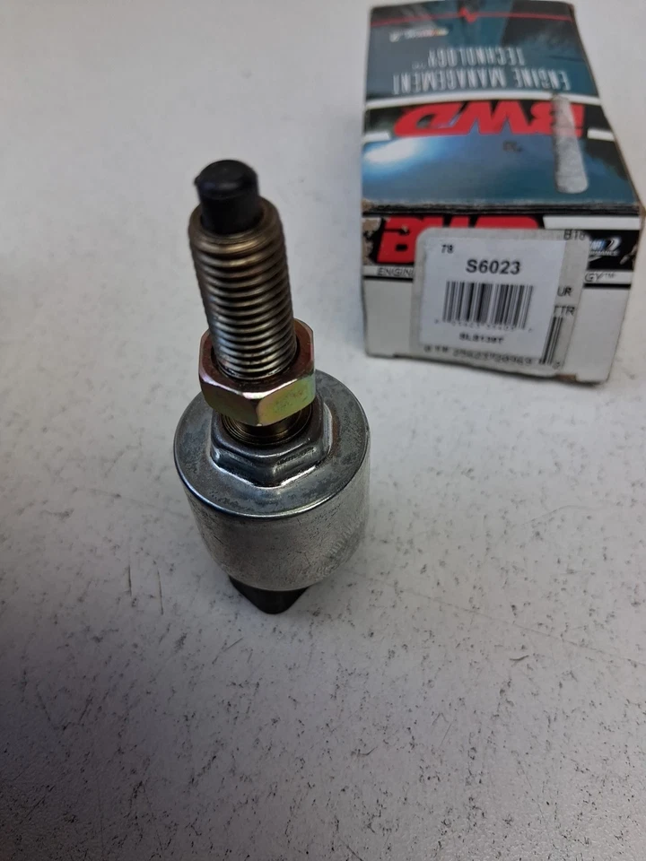 Interruptor de luz de freno BWD S6023 Foto 2 de 4