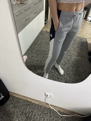Nike Jogginghose Gr. XS Kuschlig Weich Sport Fitness Freizeithose Grau Top