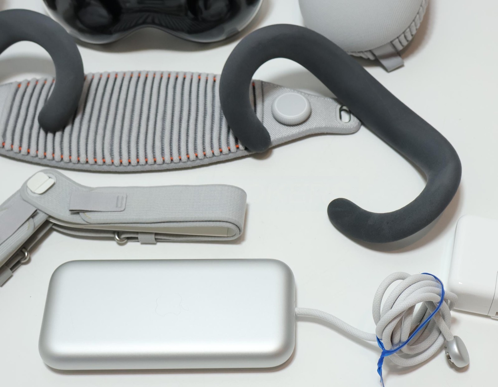 Apple Vision Pro Headset 512GB Spatial Computer (1st Generation) MQL93LL/A Used