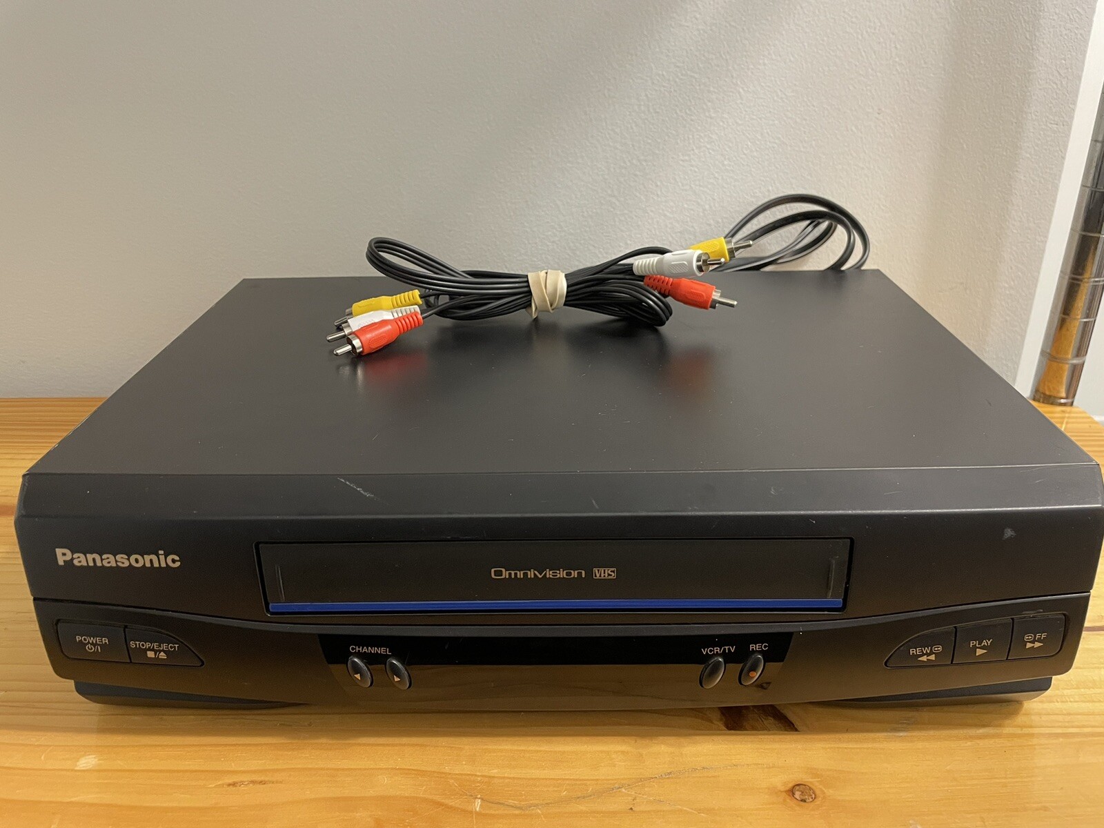 Panasonic Blueline PVQ-V201 Omnivision VHS VCR RECORDER No Remote TESTED