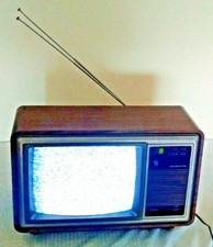 Vintage GE 13'' TV Television Monitor Retro Gaming 13AC3516W Woodgrain Prop RARE