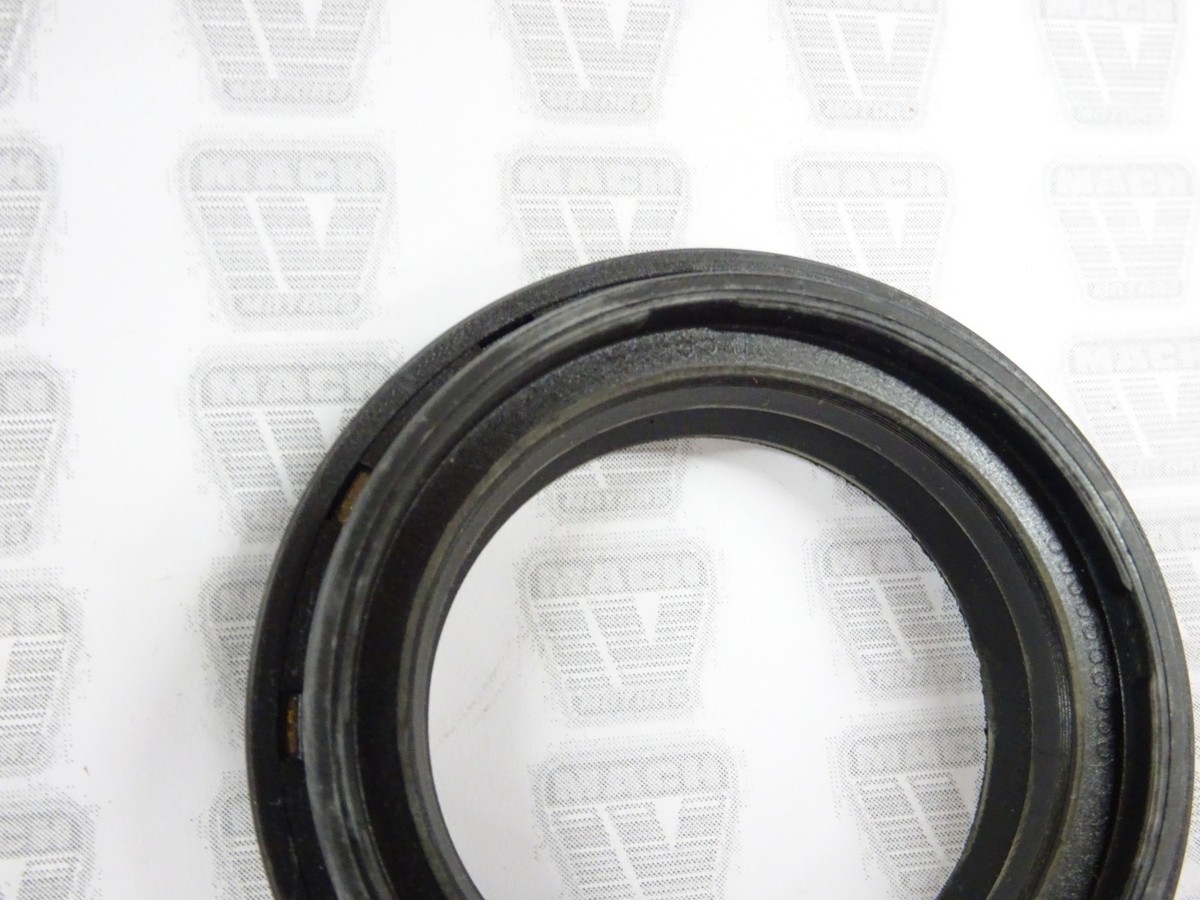 Kawasaki NOS NEW 92093-1231 Fork Outer Tube Seal VN ZG VN1500