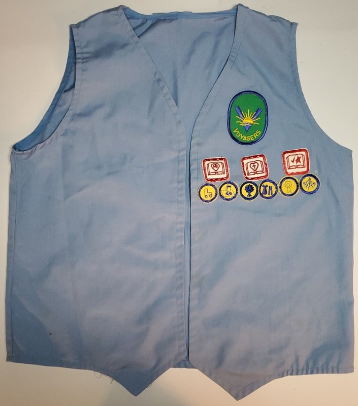 KID'S VEST W/ 10 PATCHES VOYAGERS - ROYAL RANGERS? BIBLE SCHOOL? CHRISTIAN CAMP?
