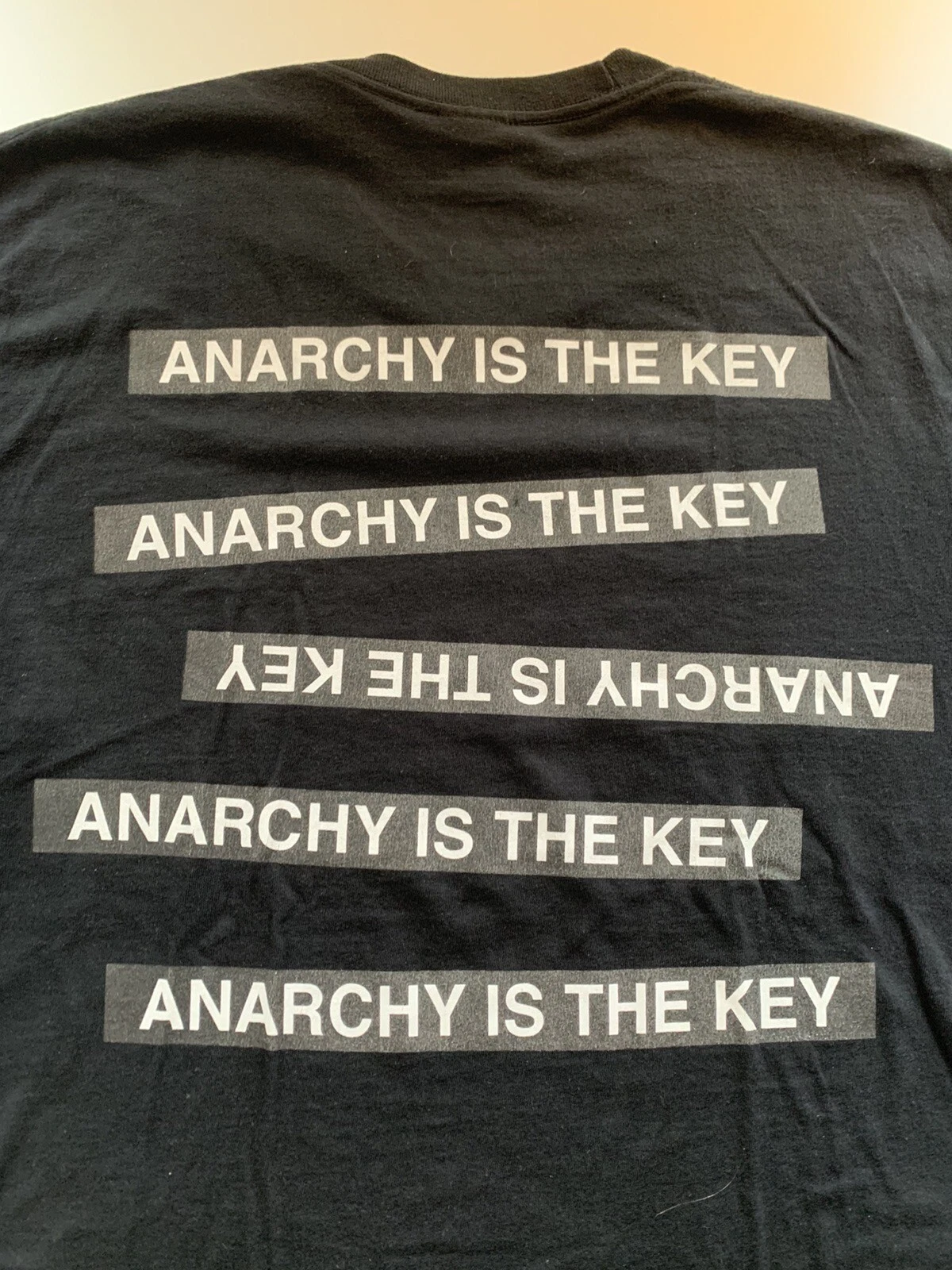 TEE SHIRT SUPREME X UNDERCOVER ANARCHY   GRANDE BOITE NOIRE LOGO CDG