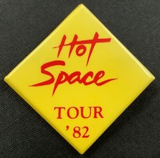 QUEEN Hot Space 1982 tour promo pin's badge dos bouton - Freddie Mercury 