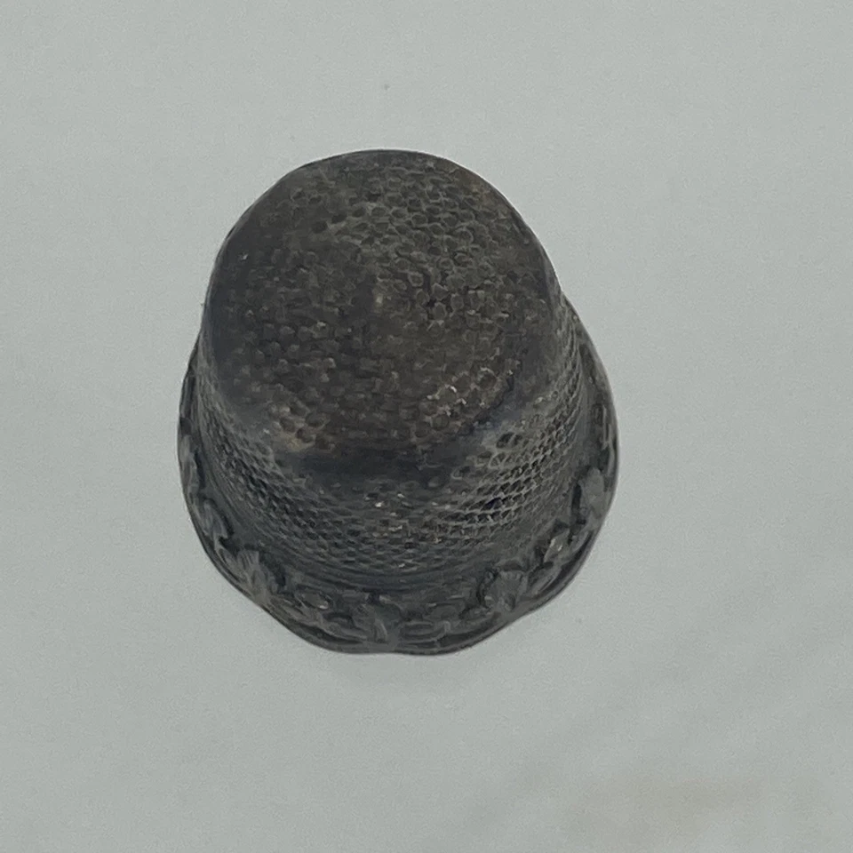 Ancien Dés à Coudre Argent Fleur de Lys 4,53gr - Photo 4/4