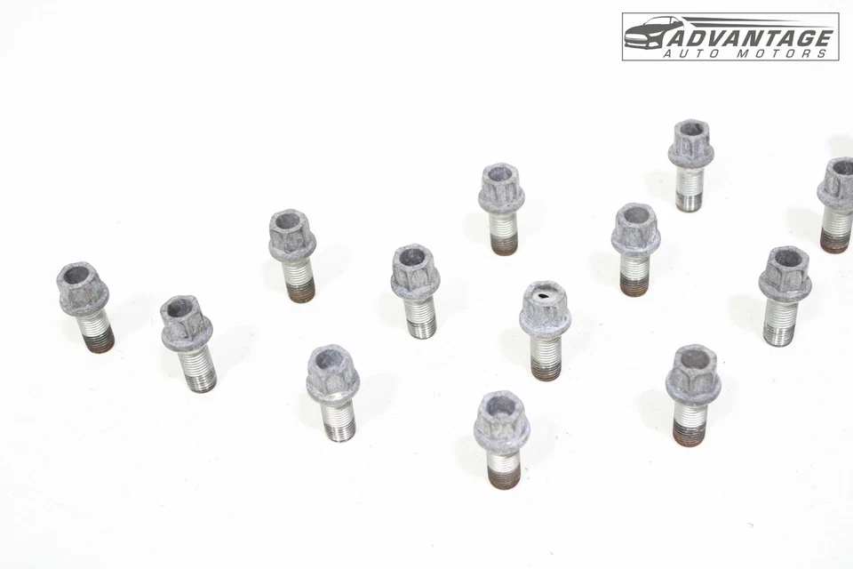 VOLKSWAGEN PASSAT 2020-2021 JUEGO DE PERNOS DE TUERCA DE LLANTA DELANTERA O DERECHA OEM Foto 2 de 4