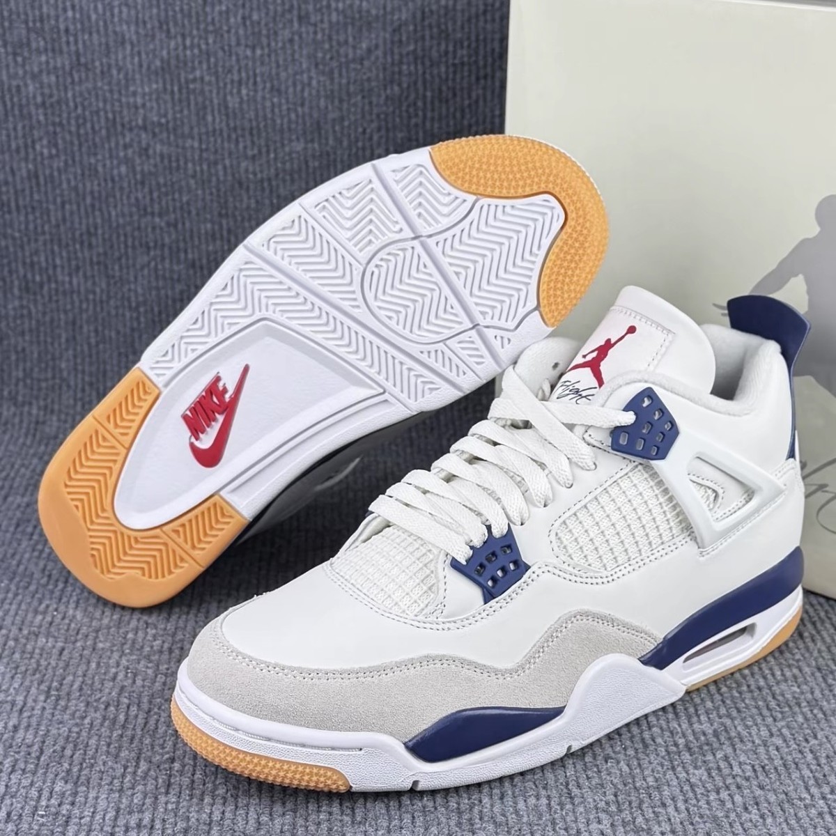 Nike Air Jordan 4 
