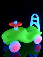 UV Schwarzlicht Neon Rutschfahrzeug Kinderauto Rutscher Rutschauto Lauflernauto