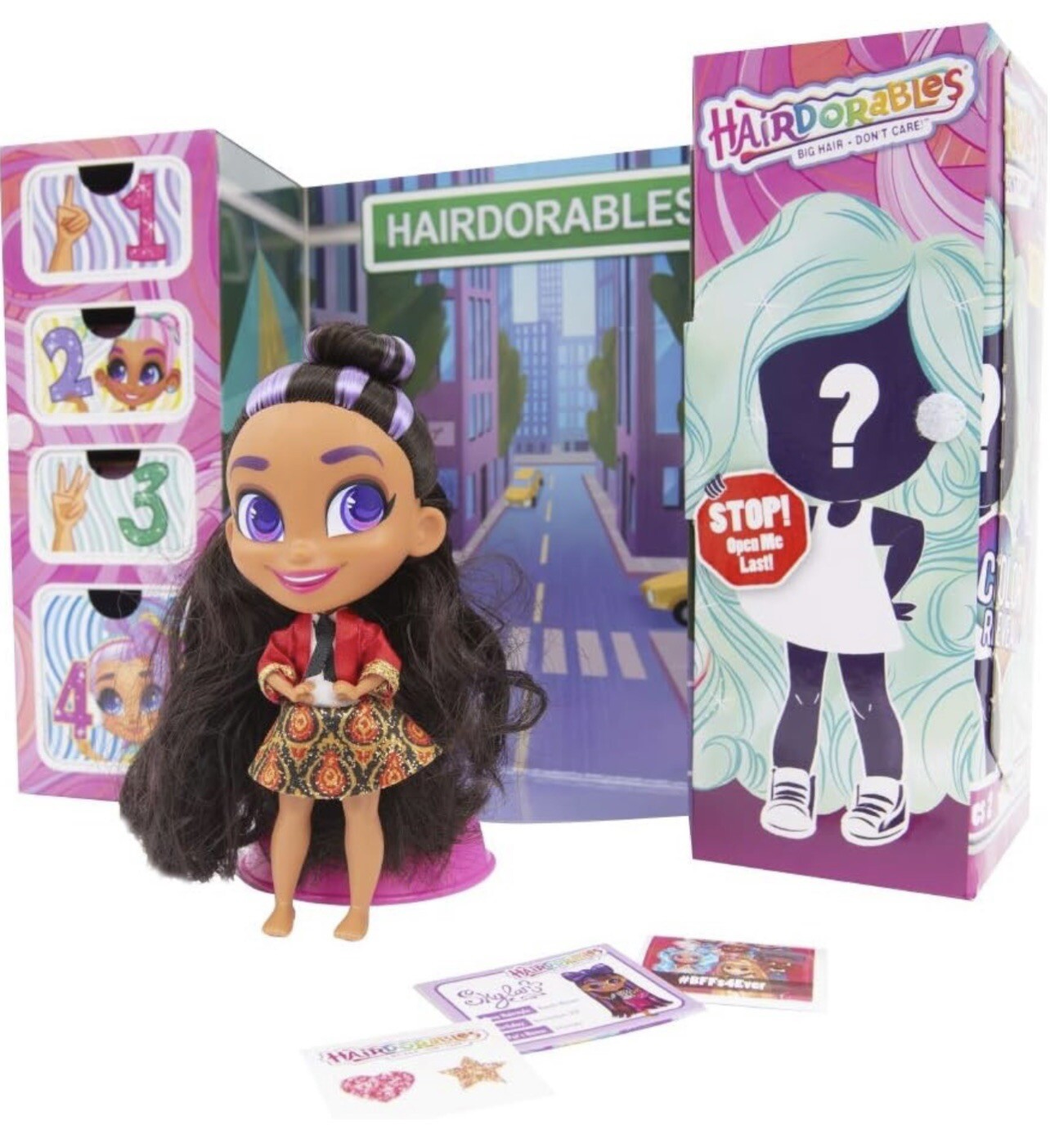 Poupée Hairdorables Série 2 aux 11 accessoires surprises colorés