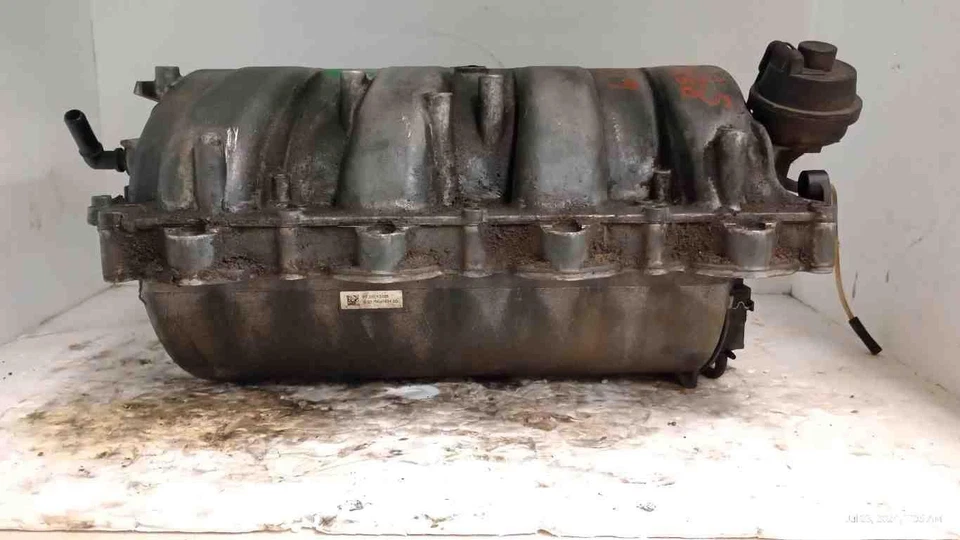 2007-2011 mercedes benz cls 550 intake manifold A2731400701 v8 5.5 oem - Image 4 of 4