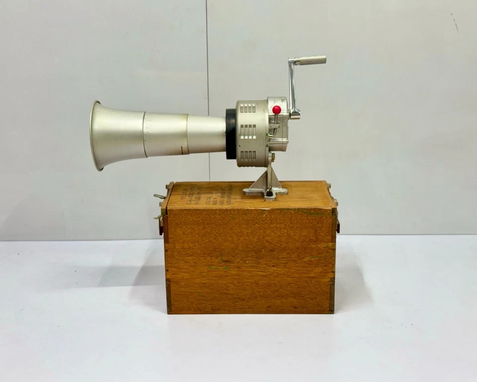 Duradero y confiable: cuerno de niebla SH-180 de Tokyo Siren Co. Ltd. hecho a mano en Japón Foto 3 de 4