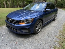 2017 Volkswagen Passat R-LINE