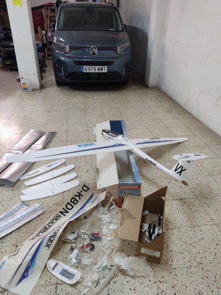 avión rc modelo Heron de multiplex