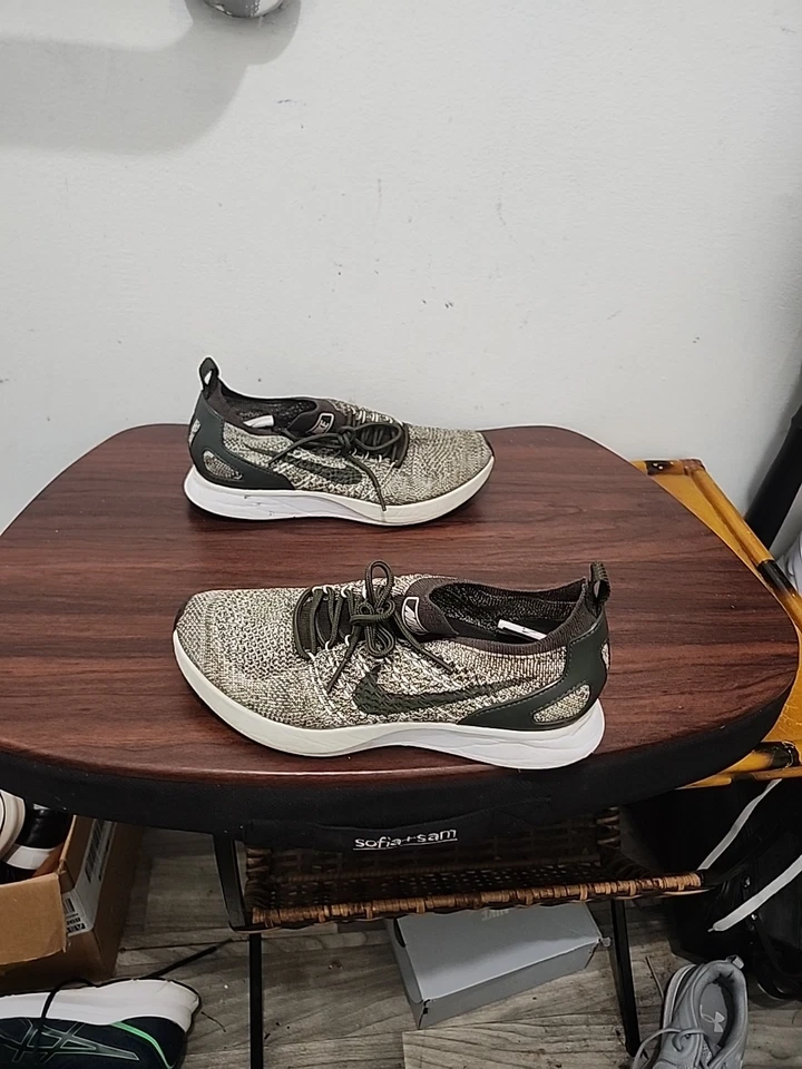 Womens Size 7 Nike Air Zoom Mariah Flyknit Racer Pale Gray Running Sneakers - Image 4 of 4