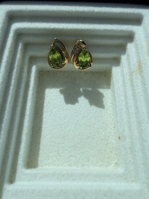  Green Peridot Pear Teardrop earring 