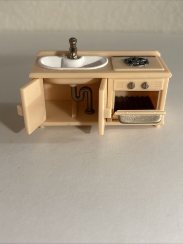 Calico Critters Kitchen Sink, Kitchen Sink Oven, Hutch, Chair & Cutting Board - Picture 8 of 24