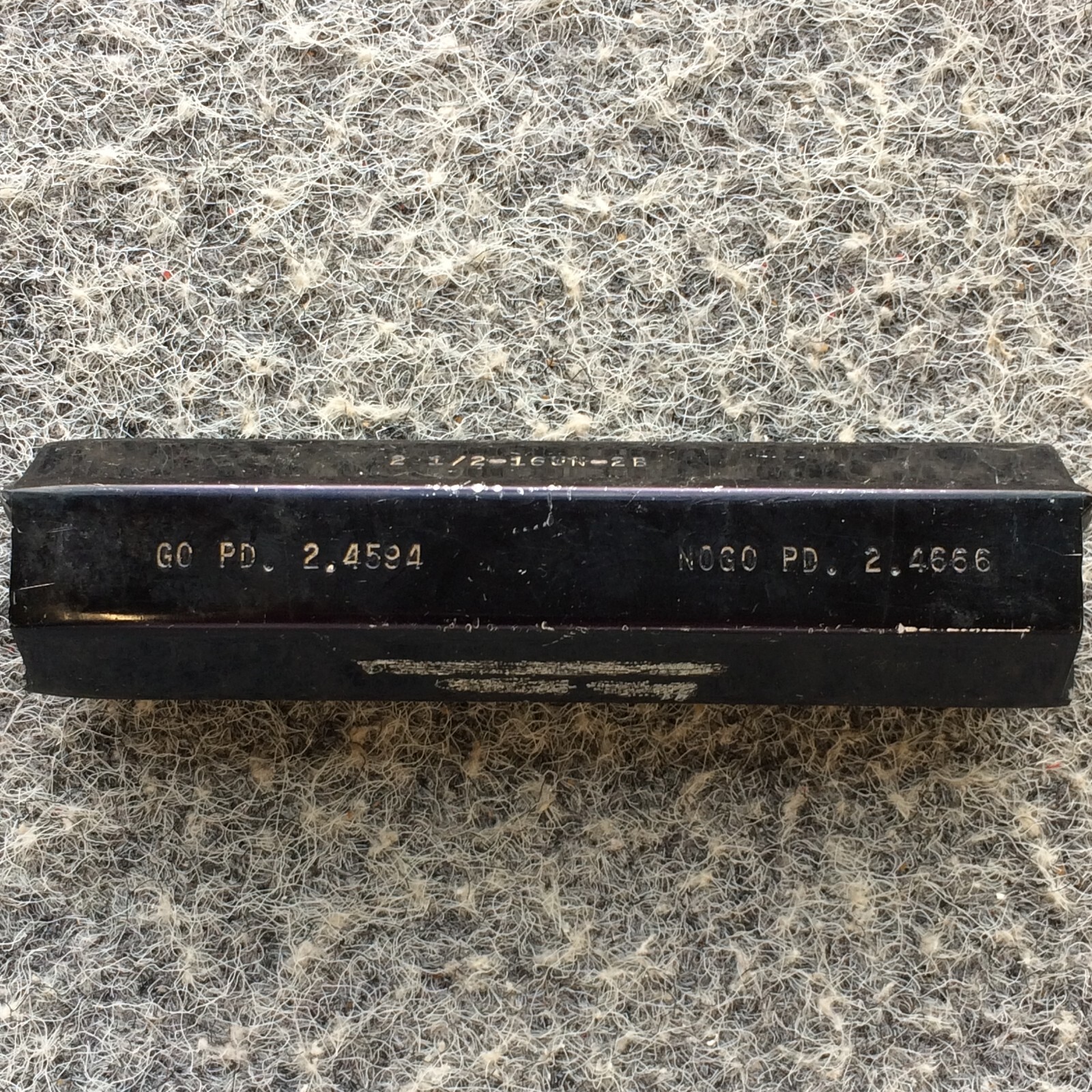 Size Control Co Size Control Co 2-1/2-16 UN-2B Thread Plug Gage Go PD 2.4594 No Go 2. ...