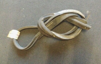 Audi 100 C2 Typ 44 Tür Dichtung hinten links 433833711B  (A129) NEU NOS