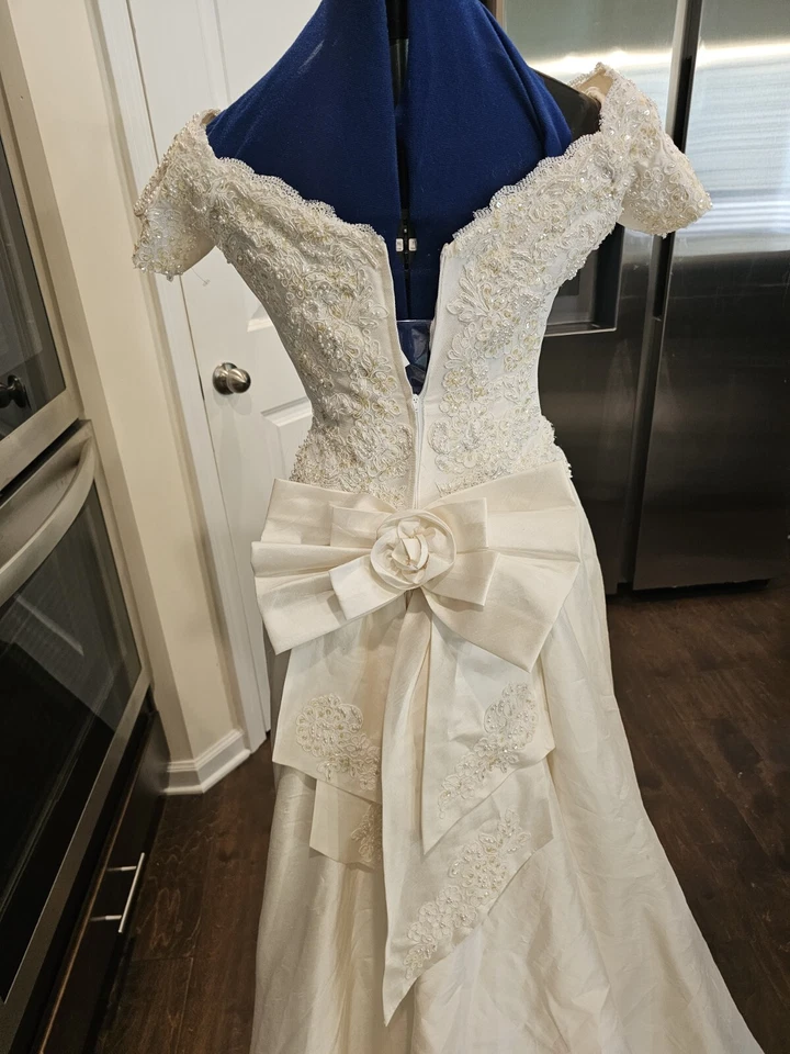 Vestido de novia vintage Moonlight Style 6164 crema con cuentas de encaje lentejuelas    Foto 4 de 4