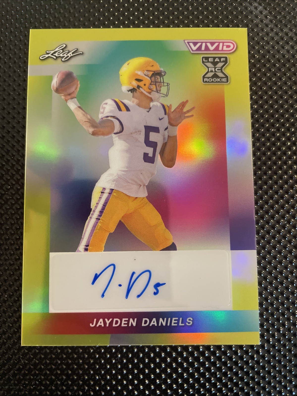 Jayden Daniels Leaf Vivid Autographs #BAJD2 Yellow
