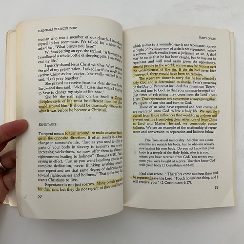Essentials of Discipleship Francis Cosgrove Paperback 1980 Christian Living - Picture 10 of 19