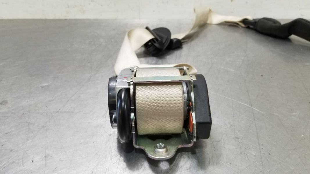17 2017 MASERATI GHIBLI OEM FRONT SEAT BELT RETRACTOR BEIGE PASSENGER RIGHT 