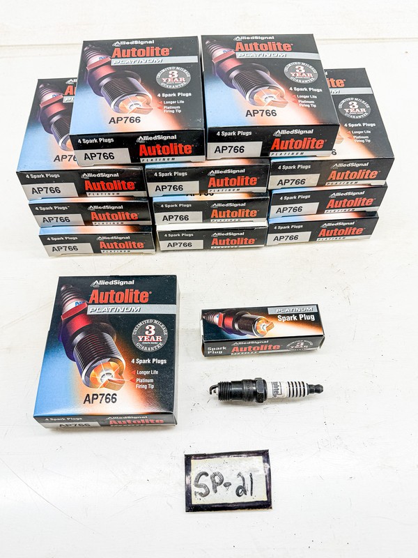 NOS AUTOLITE AP766 PLATINUM SPARK PLUGS LOT OF 8 FORD MUSTANG F150 AP766 SP-21