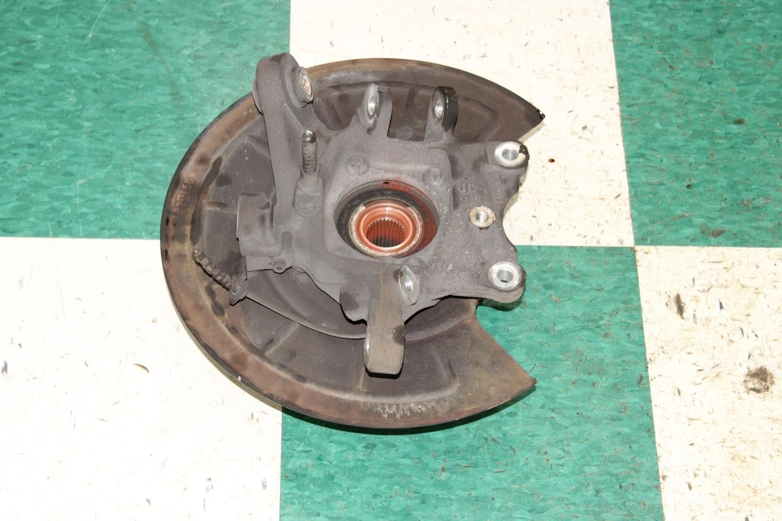 Maserati Ghibli 2014-2022 Rear Right Steering wheel hub