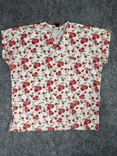 Scrub Top womens size M medium I Love Lucy hearts flowers Cartoon Lucille Ball