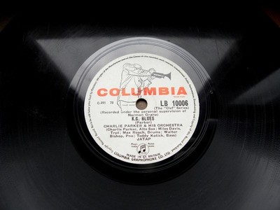 0667/ CHARLIE PARKER-MILES DAVIS-K.C. Blues She rote-MODERN JAZZ-78rpm Schellack