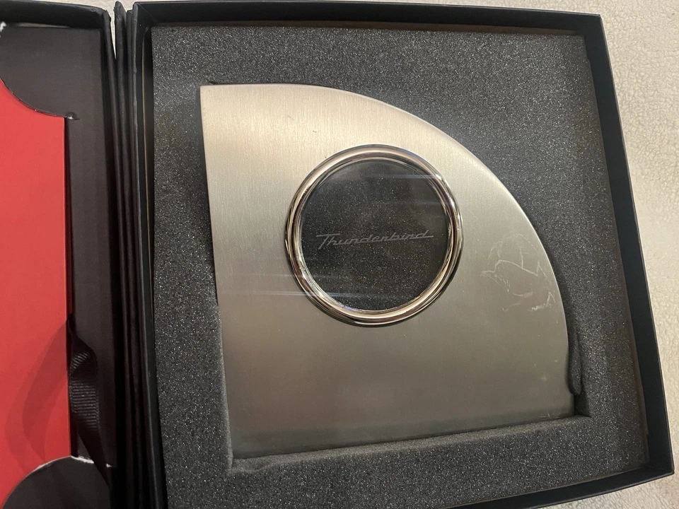 💙RARO Juego de sujetalibros de acero inoxidable cepillado PROMO de colección Ford Thunderbird Foto 3 de 4